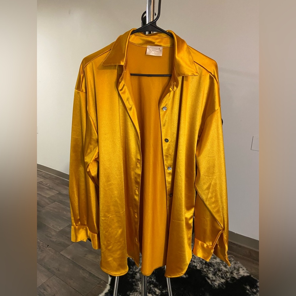 LAINA RAUMA Club Bed Tango Button Down Top
